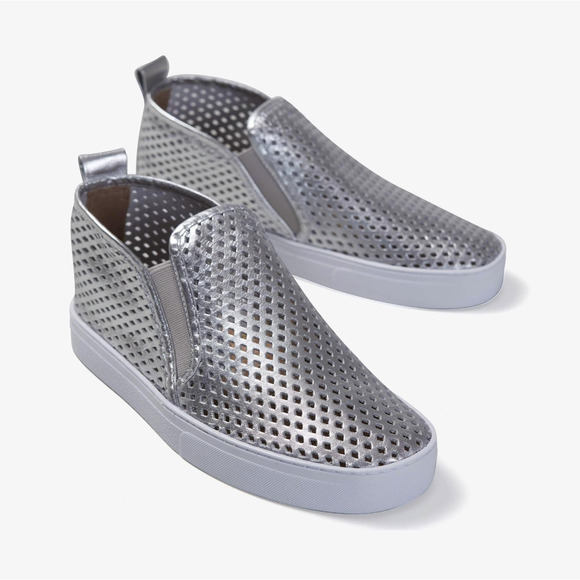 Jibs Size 11 Women 9 Men Mid Rise Silver Slip On Bootie Shoe $80 msrp J16-7 - Picture 1 of 7